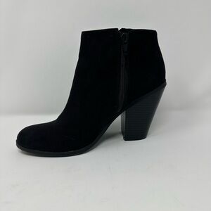 Banana republic womens black Suede bootie size 7.5